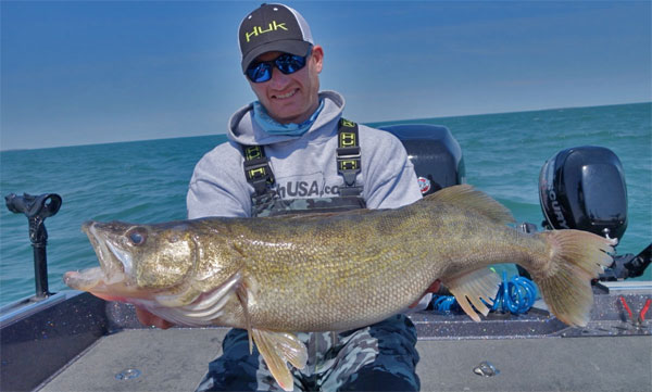 Finesse-trolling stickbaits for early-season walleyes – Target Walleye