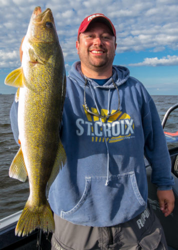 rusty crayfish joel nelson target walleye 160822