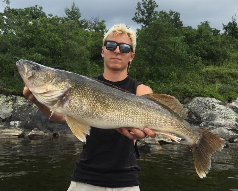 Bro goes WWE, Oddball walleye techniques, Rock melons of the week