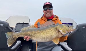 Shallow late-ice walleyes – Target Walleye