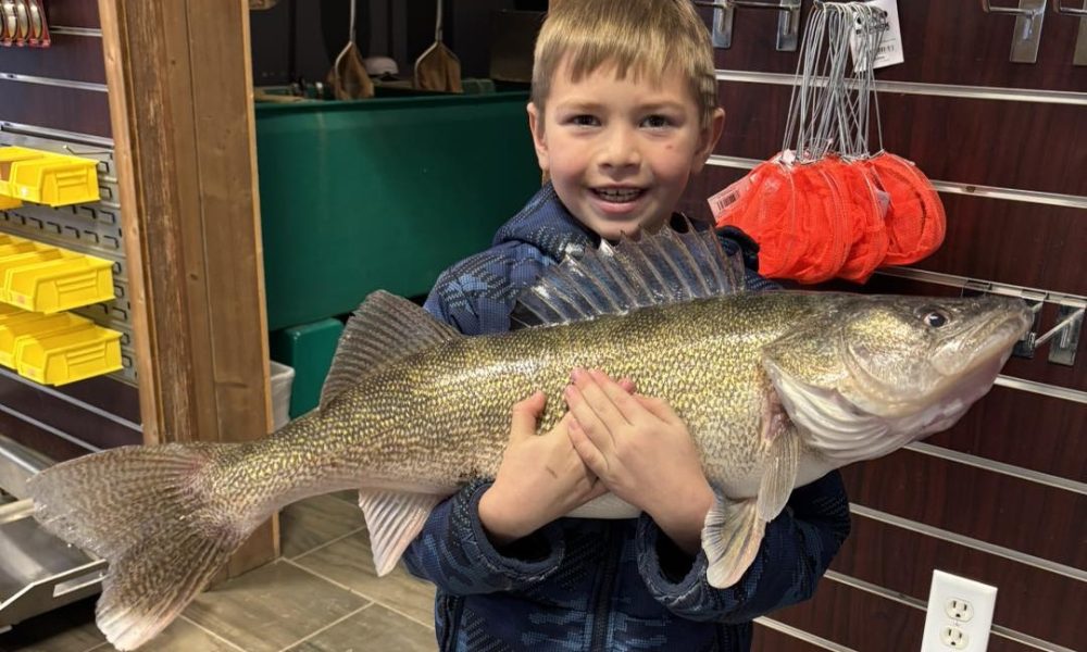Lake Erie winning deets, Freaks of the week, New Lake Winnipeg structure – Target Walleye